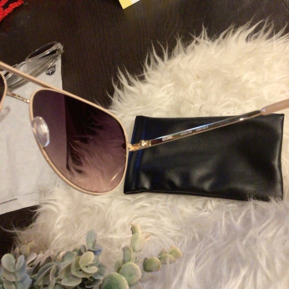 New! Rare Quay cream high key aviators